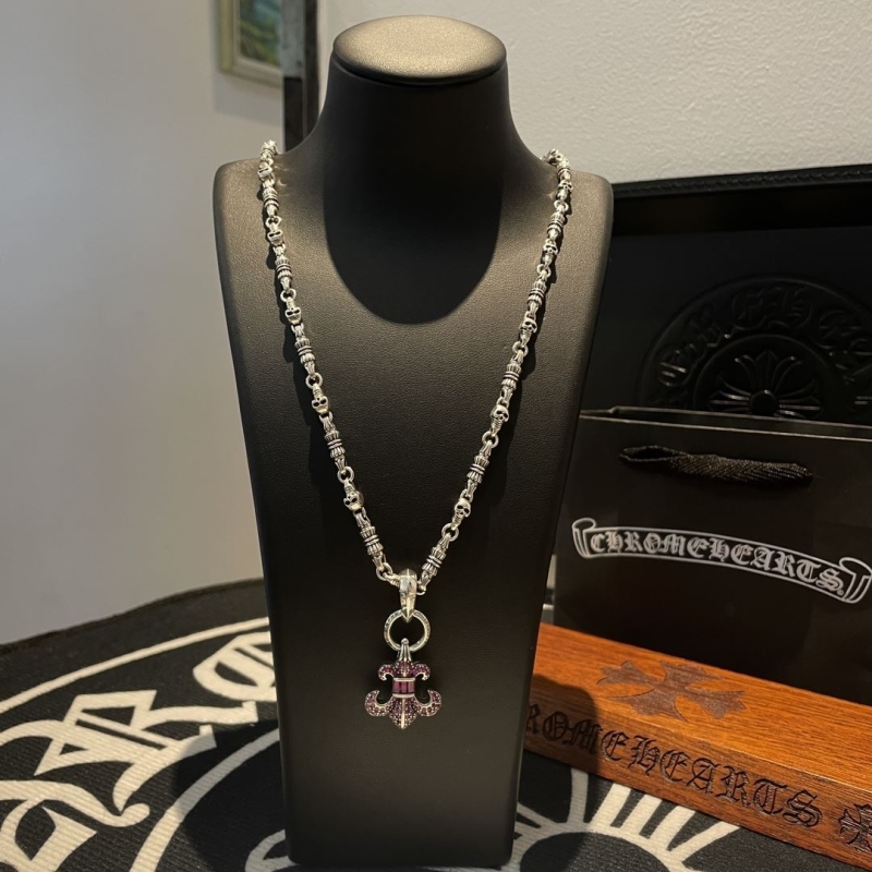 Ch*0me He**ts necklaces